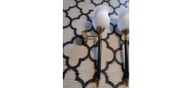 appliques flambeaux laiton et métal noir, tulipes en opalIne
