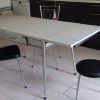 Table formica blanc 