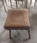 Tabouret bois et velours à restaurer