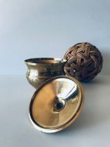 Boîte ou bonbonnière en laiton et nacre