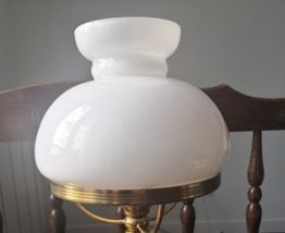 Lampe de chevet en opaline 