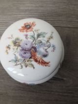 Bonbonnière en porcelaine, estampillé « Limoges France » 