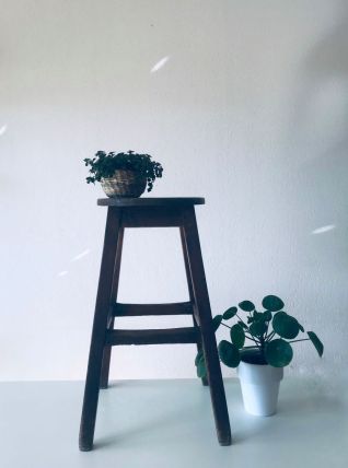 Tabouret haut antique en bois
