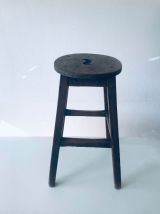 Tabouret haut antique en bois