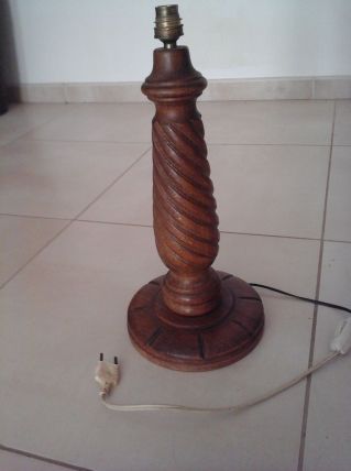 Pied de lampe en bois