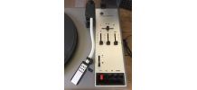 Platine vinyle vintage avec ses 2 enceintes