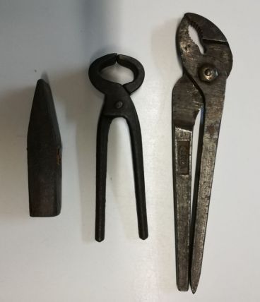 Outils anciens pour enfants