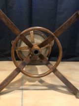 Ancien fauteuil de coiffeur  pour enfant