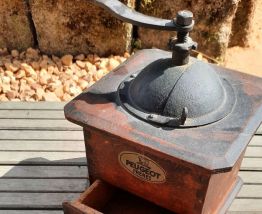 Moulin à café peugeot
