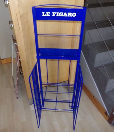 présentoir à journaux publicitaire