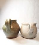 Set de deux pots à lait en grès émaillés