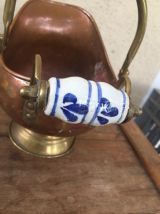 Ancien Joli Pot en cuivre Laiton et poignée en faïence