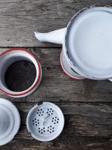 Cafetière émaillée blanche et rouge 50cl
