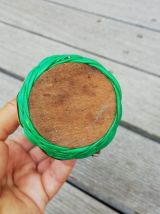 Petit flacon vintage tressé rotin et plastique 