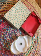 Joli plat opaline USA 