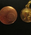 pendentif petite médaille dorée Sainte Vierge Marie