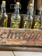 Ancienne caisse en bois Schweppes