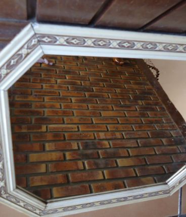 Miroir beige 1930 moulures bois sculpté.