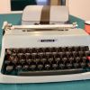 Machine à écrire vintage Olivetti Leterra 32