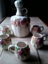 Service à liqueur en céramique  barbotine carafe + 5 tasses
