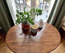 TABLE EN BOIS MASSIF