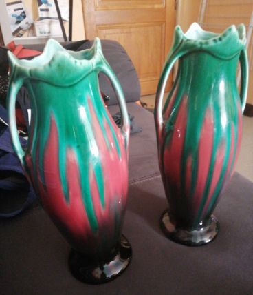 Une paire de vase Vintage rouge et vert 