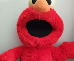 Elmo chatouille moi