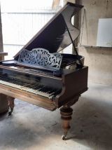 Piano 3/4 queue Kriegelstein, Médailles d'or, Paris 