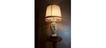 lampe  de type asiatique  en porcelaine  ,h 48cm signe  limo