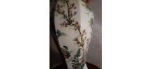 lampe  de type asiatique  en porcelaine  ,h 48cm signe  limo