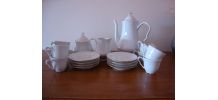 Service à café signé Ph. Deshoulières en porcelaine fine