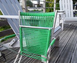Chaise d'enfant vintage scoubidou vert et chrome