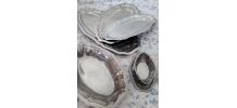 ensemble de 3 plats + 1 saucière + 1 panière 