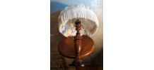 lampe bois exotique  et son abatjour en dentelle 45x30
