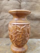 Vase en bois d'olivier sculpté à la main 