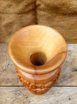 Vase en bois d'olivier sculpté à la main 