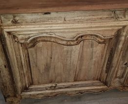 Ancien buffet 2 portes en noyer blanchi,  XIX ème 