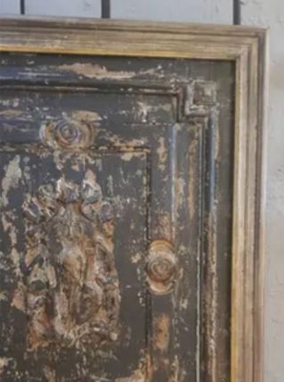 Boiserie patinée en noyer 