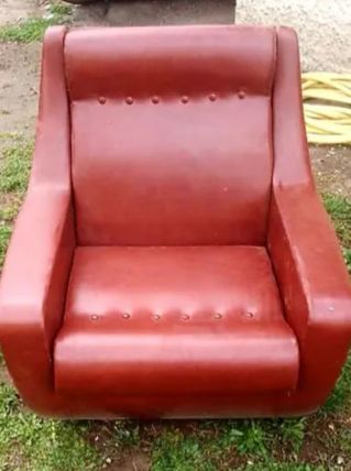 Paire de fauteuils vintage en skai 