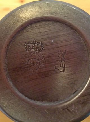 4 pots en étain avec anse