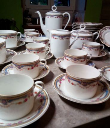 Anciens Services à dessert et à café porcelaine UNION K