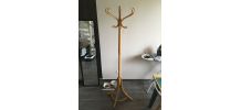 Porte-manteau en bois Baumann