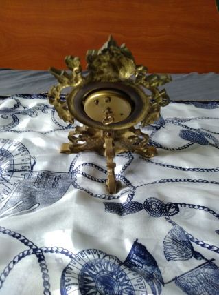 Ancienne horloge en bronze