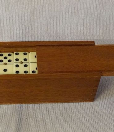 Jeu de dominos ancien