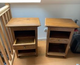 Vends 2 tables de chevet en chêne massif