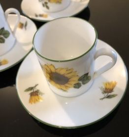 Tasse à café et soucoupe 