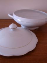 Soupière signée A. Deshoulières en porcelaine fine