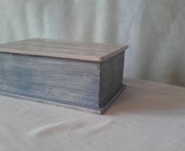 boite bleue en bois