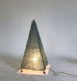 Lampe en verre pyramidale