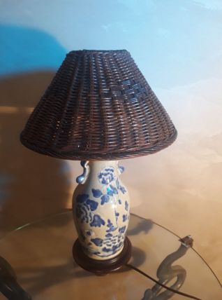 lampe  asiatique   peint a la main  fleur naive avec abajour